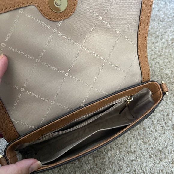 Michael Kors crossbody - Picture 4 of 4